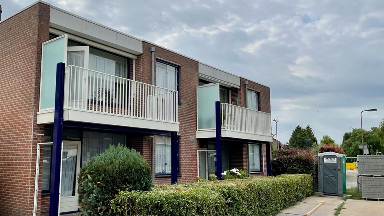 De nieuwe balkons zijn groter en steviger gemaakt (foto: Erik Peeters).