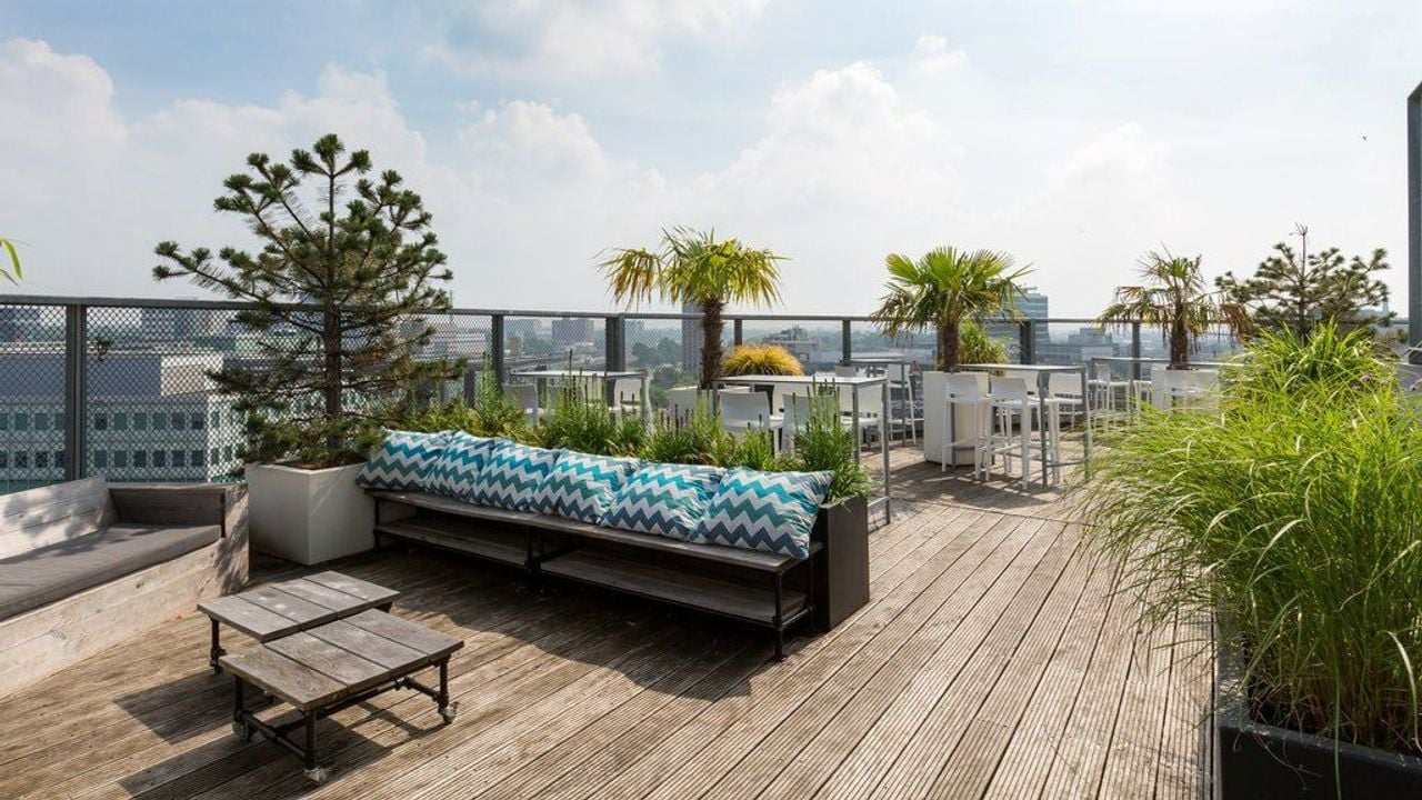 De hond moet genoegen nemen met een dakterras (foto: Honders/Alting Makelaars).