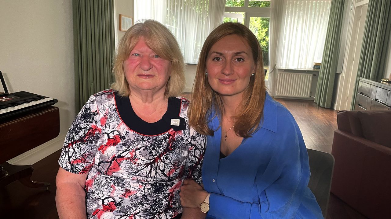 Marina met haar kleindochter Anna (foto: Imke van de Laar).