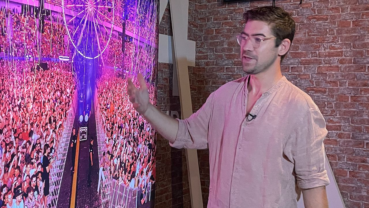 William Watts in zijn Experience in opbouw.