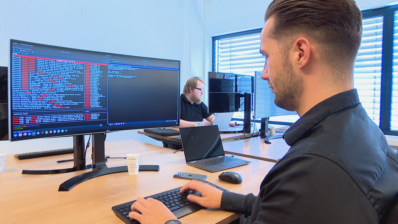 Nog iedere dag leert Mathijs bij van de hackers.