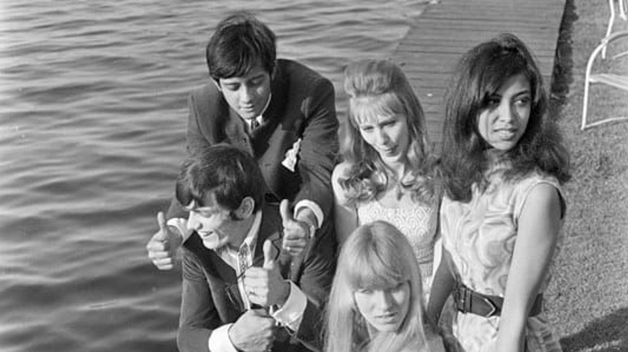 Marie del Rosario alias Lola (midden) met onder andere Ben Cramer en Sandra Reemer. 