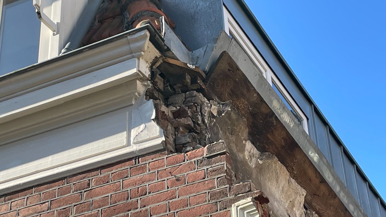 Extra schade na de sloopwerkzaamheden (foto: Raymond Merkx).