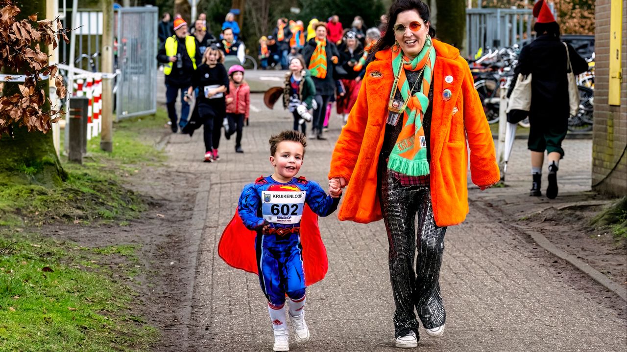 Ook Superman deed mee (foto: Marcel van Dorst).