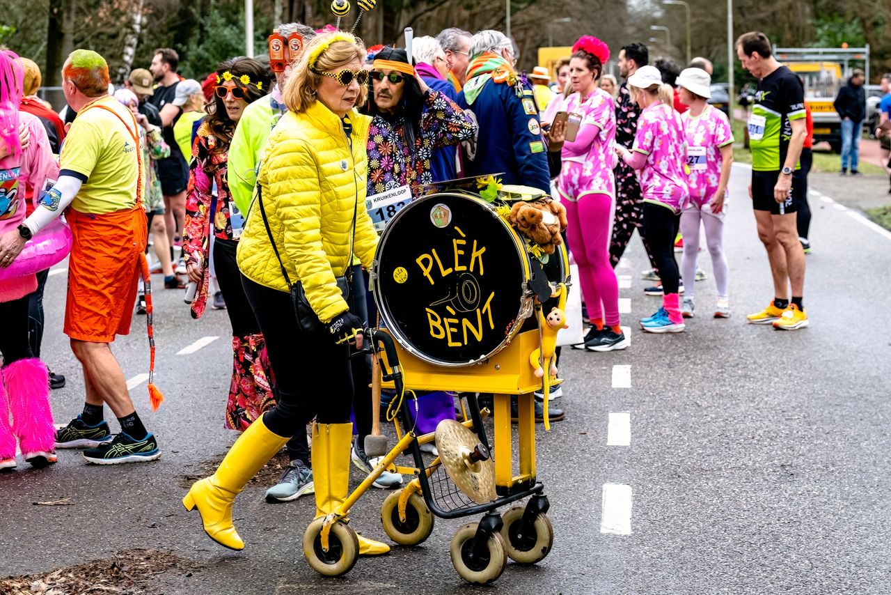 Jong of ouder: bij de Kruikenloop weet je dat je op je plèk bènt (foto: Marcel van Dorst).