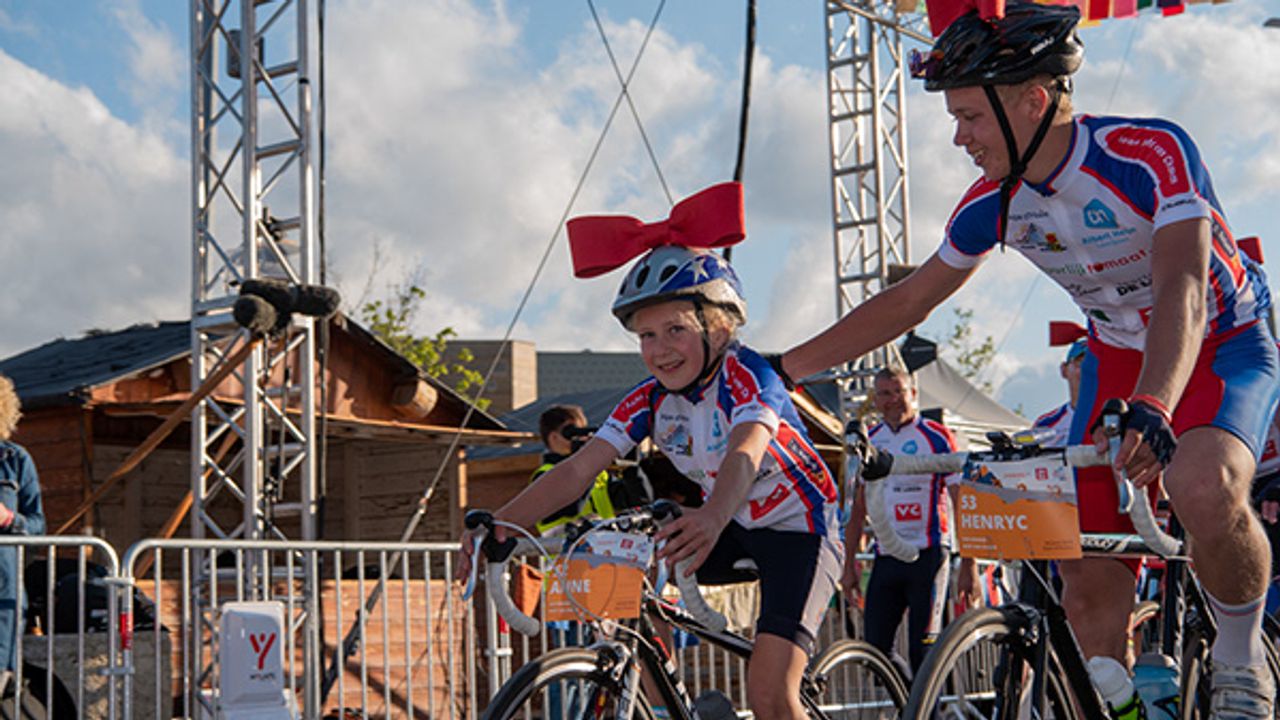 Anne op jonge leeftijd bij de Alpe (foto: Alpe d'Huzes).
