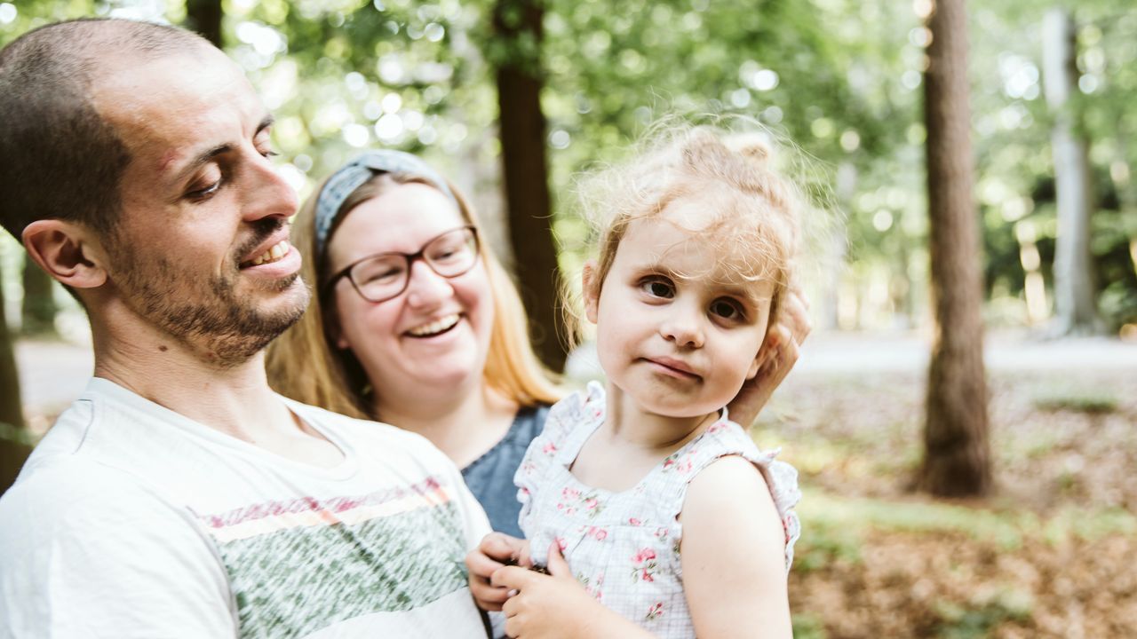 Maja met vader Björn en moeder Emily (eigen foto).