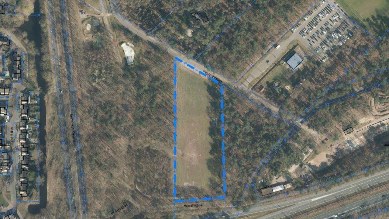 Het asielzoekerscentrum moet tussen de blauwe lijnen komen. Fot: gemeente Nuenen.