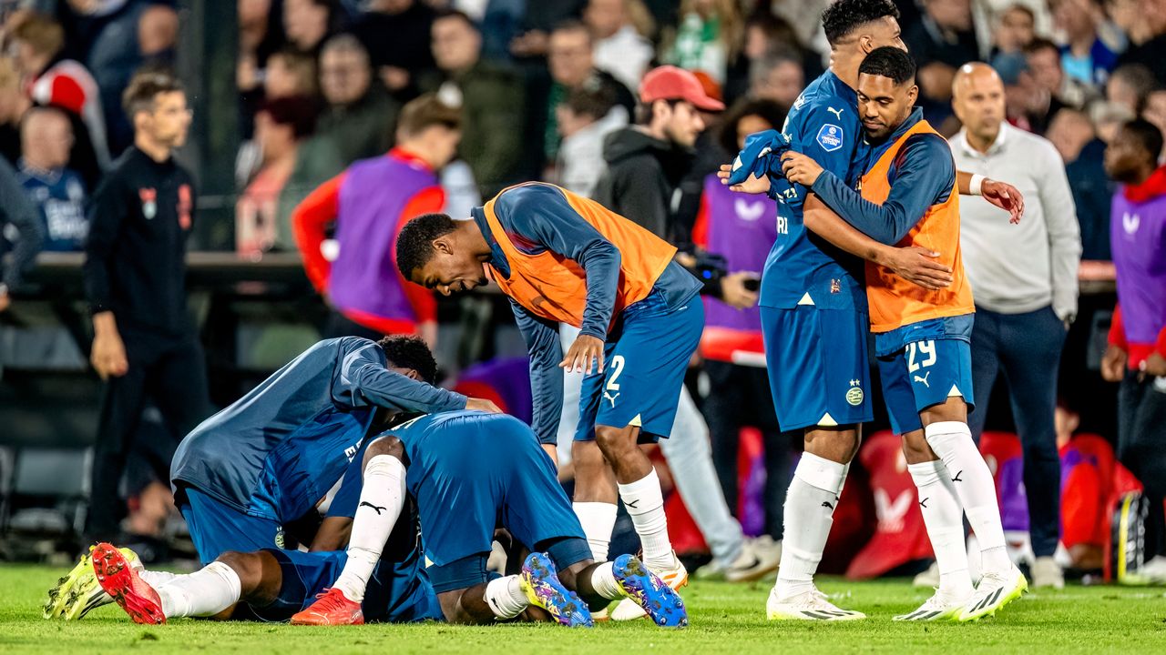 PSV viert de eerste prijs (foto: Marcel van Dorst/Maric Media).