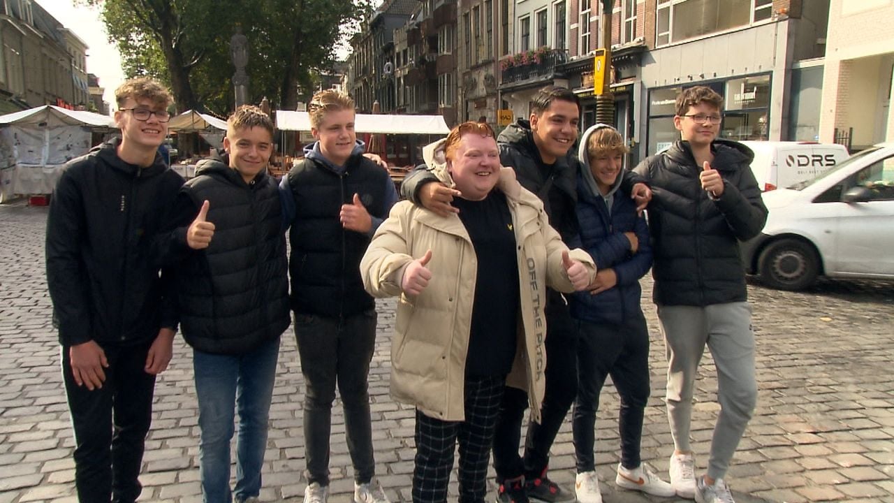 Yordi met zijn fans.