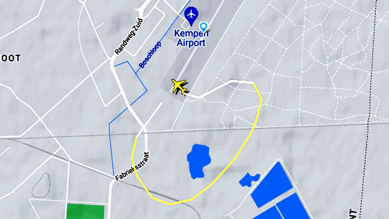 Het toestel moest een moeilijke bocht maken om te landen. (Screenshot: Flightradar).