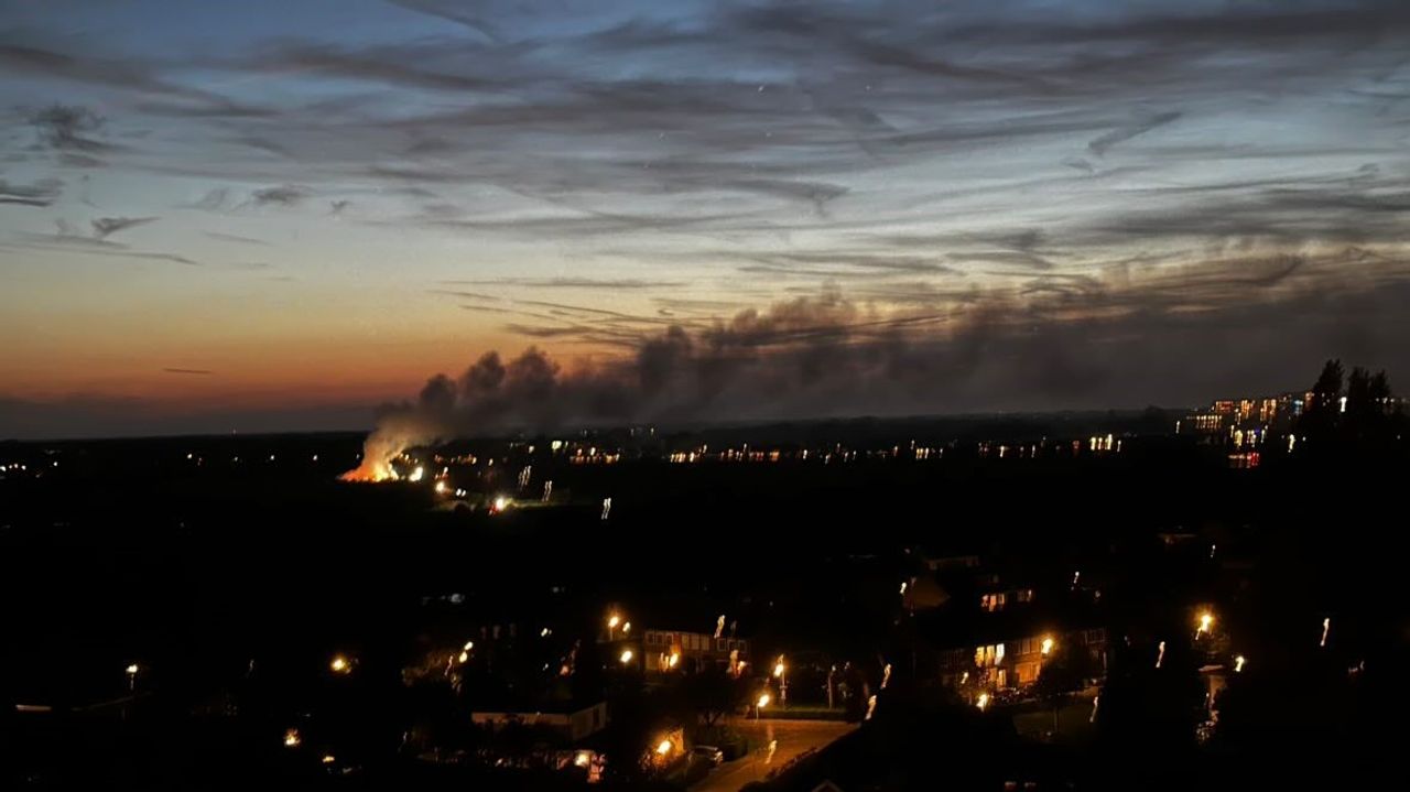 De rook trekt nog over Den Bosch.