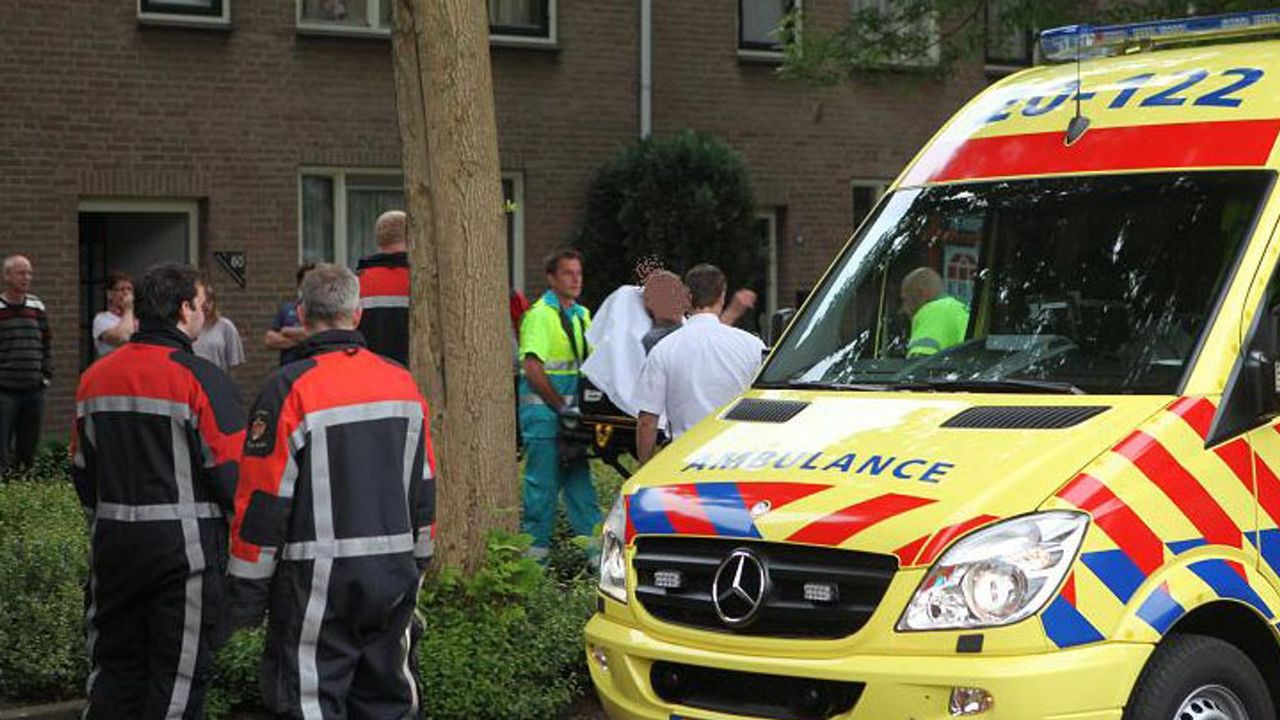 De man moest naar het ziekenhuis.