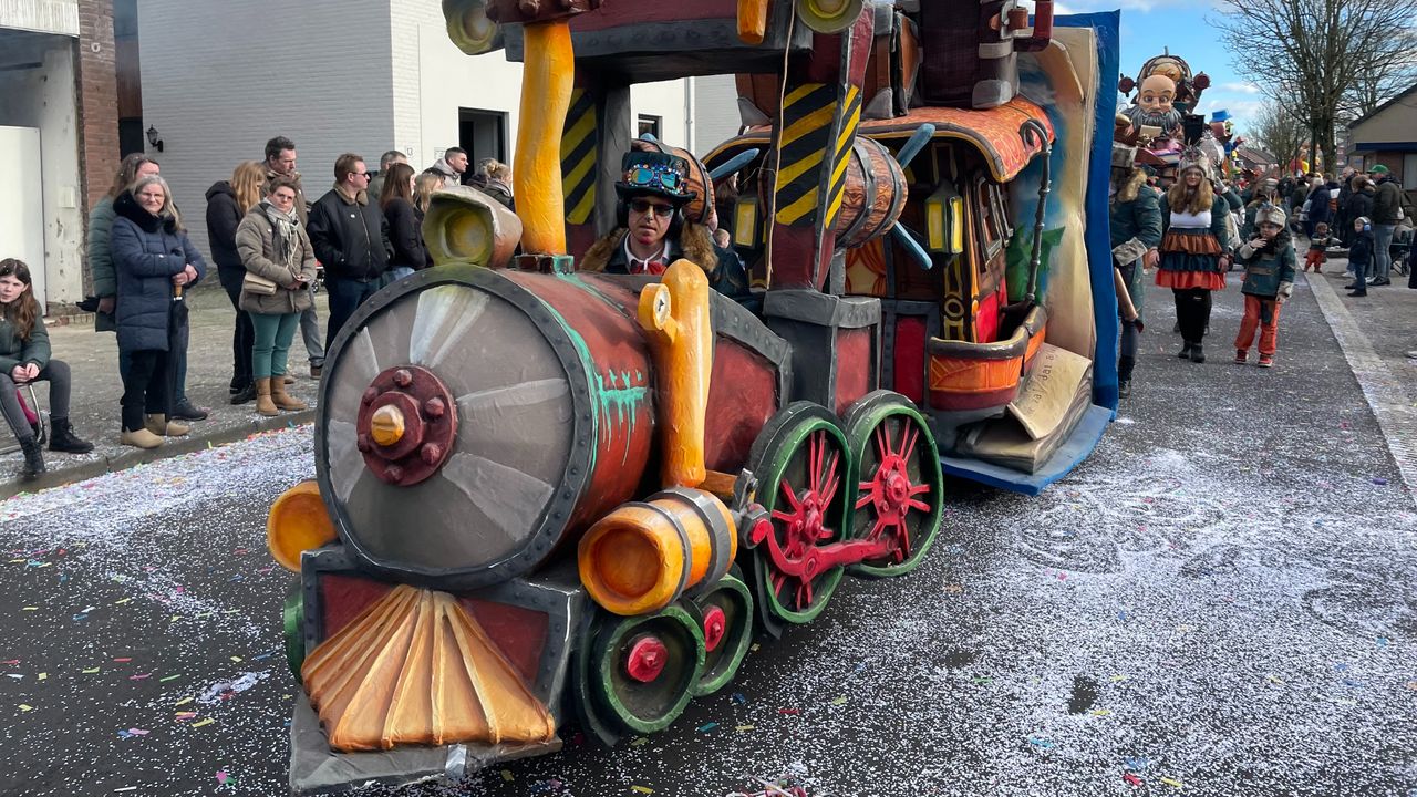 Carnavalswagen uit Venlo. 