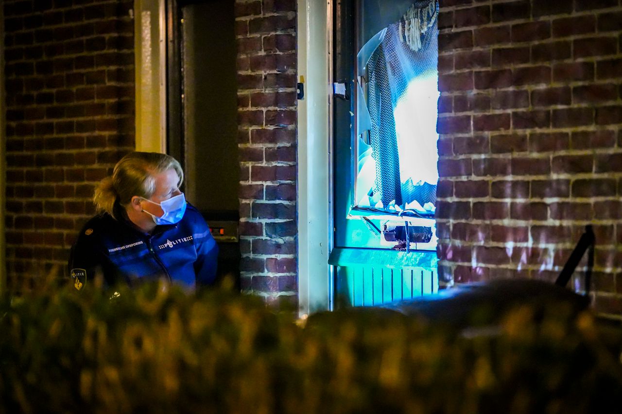 De politie deed urenlang sporenonderzoek na de explosie (Foto: SQ Vision).