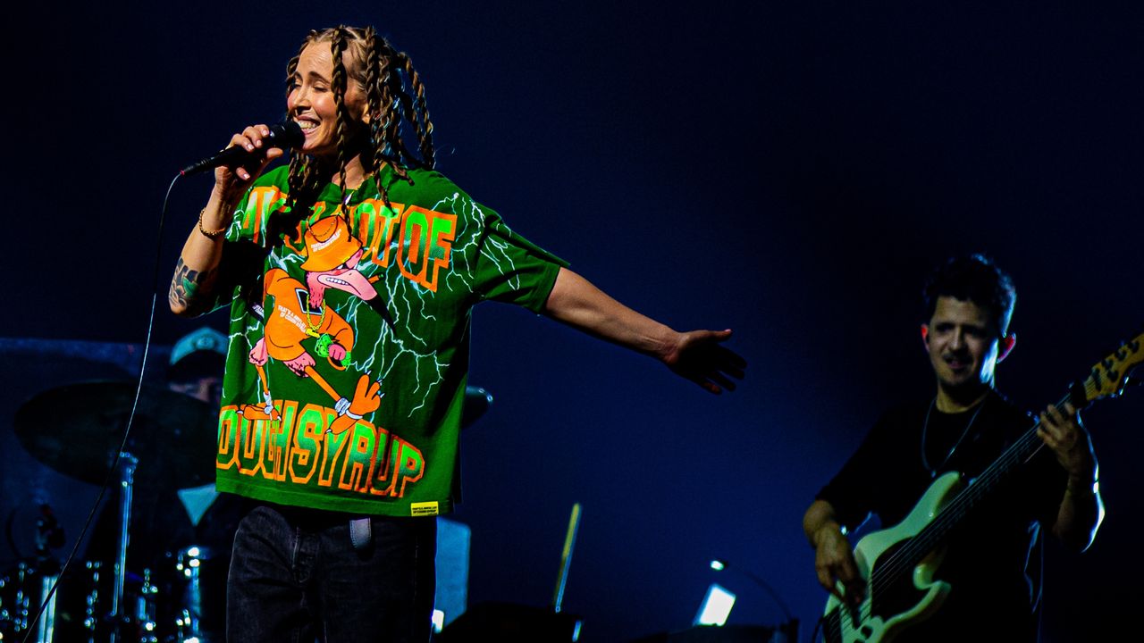 Anouk rockte flink op het podium (foto: Anp / Eva Plevier)