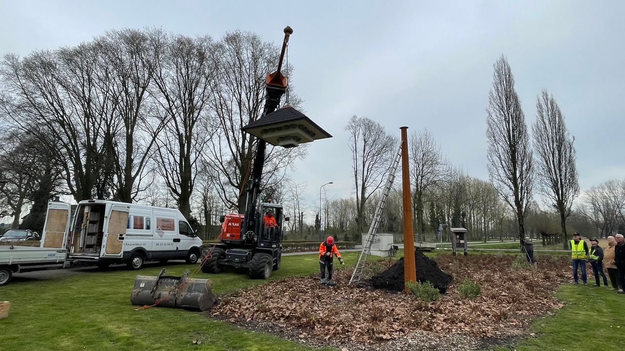 Vliegensvlug is de til neergezet (foto: Raymond Merkx).