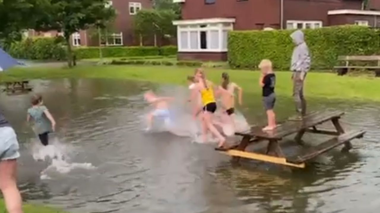 Kinderen spelen in de wadi (privéfoto).
