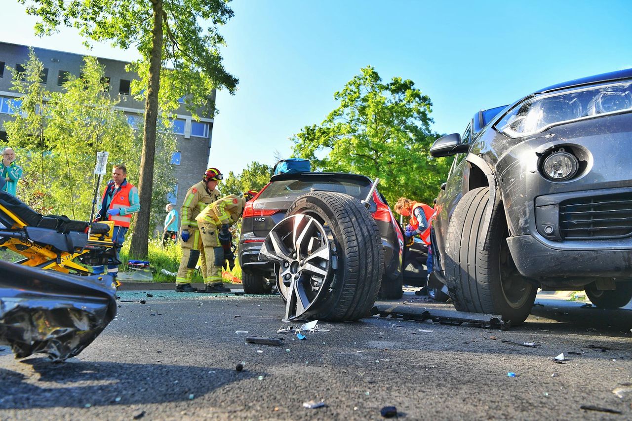 Sommige onderdelen kwamen meters verderop terecht (foto: SQ Vision/Rico Vogels).