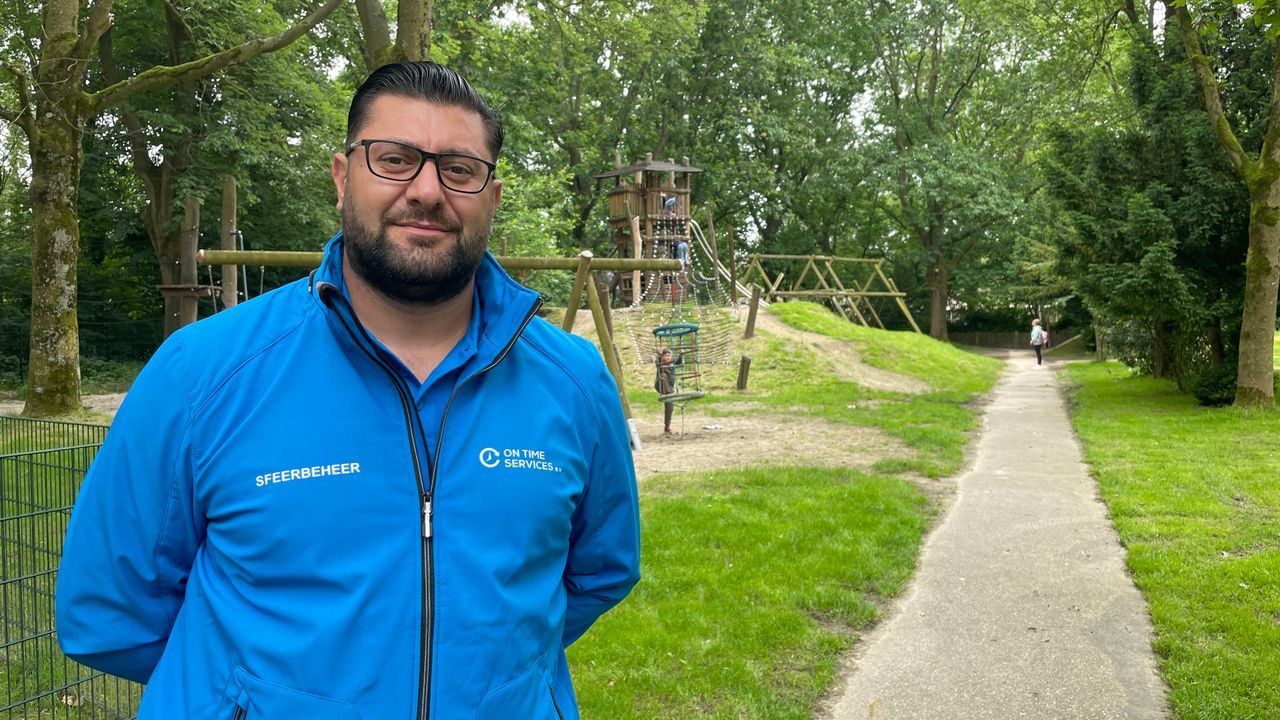 Todo is een van de sfeerbeheerders in de speeltuin(Foto: René van Hoof)