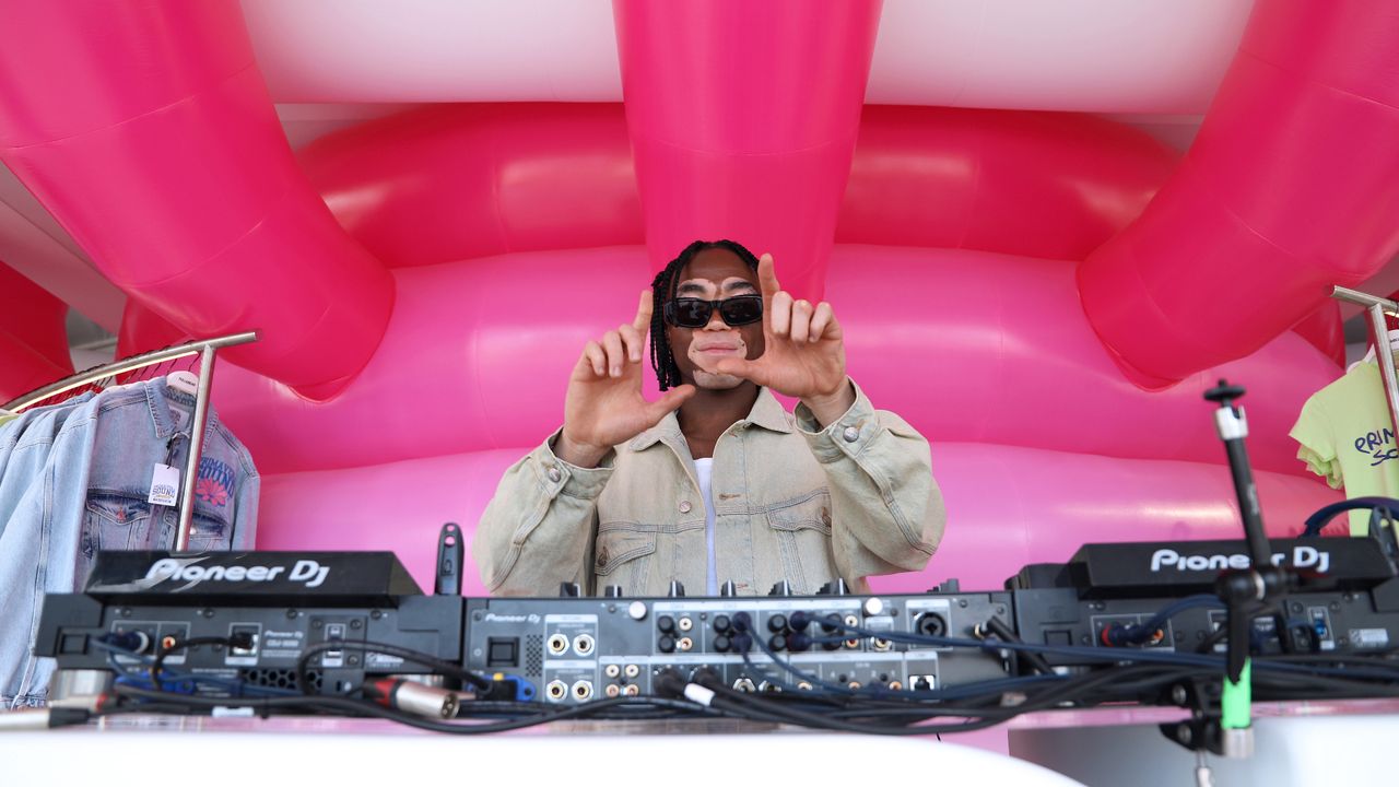 Terence maakt niet alleen carrière als model, maar ook als DJ (eigen foto)