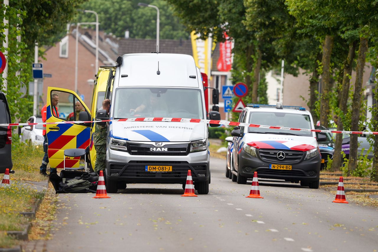 De straat is afgezet met lint (foto: SQ Vision).