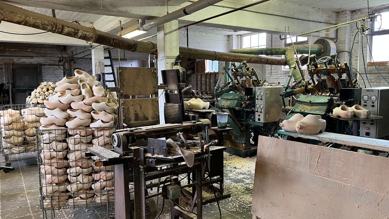 De klompenfabriek in Liempde gaat sluiten (foto: Megan Hanegraaf).