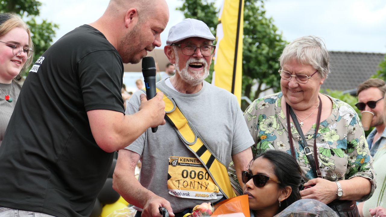 Tonny met nummer 60 liep voor de 60ste keer de Kennedymars in Someren (foto: organisatie Kennedymars Someren)