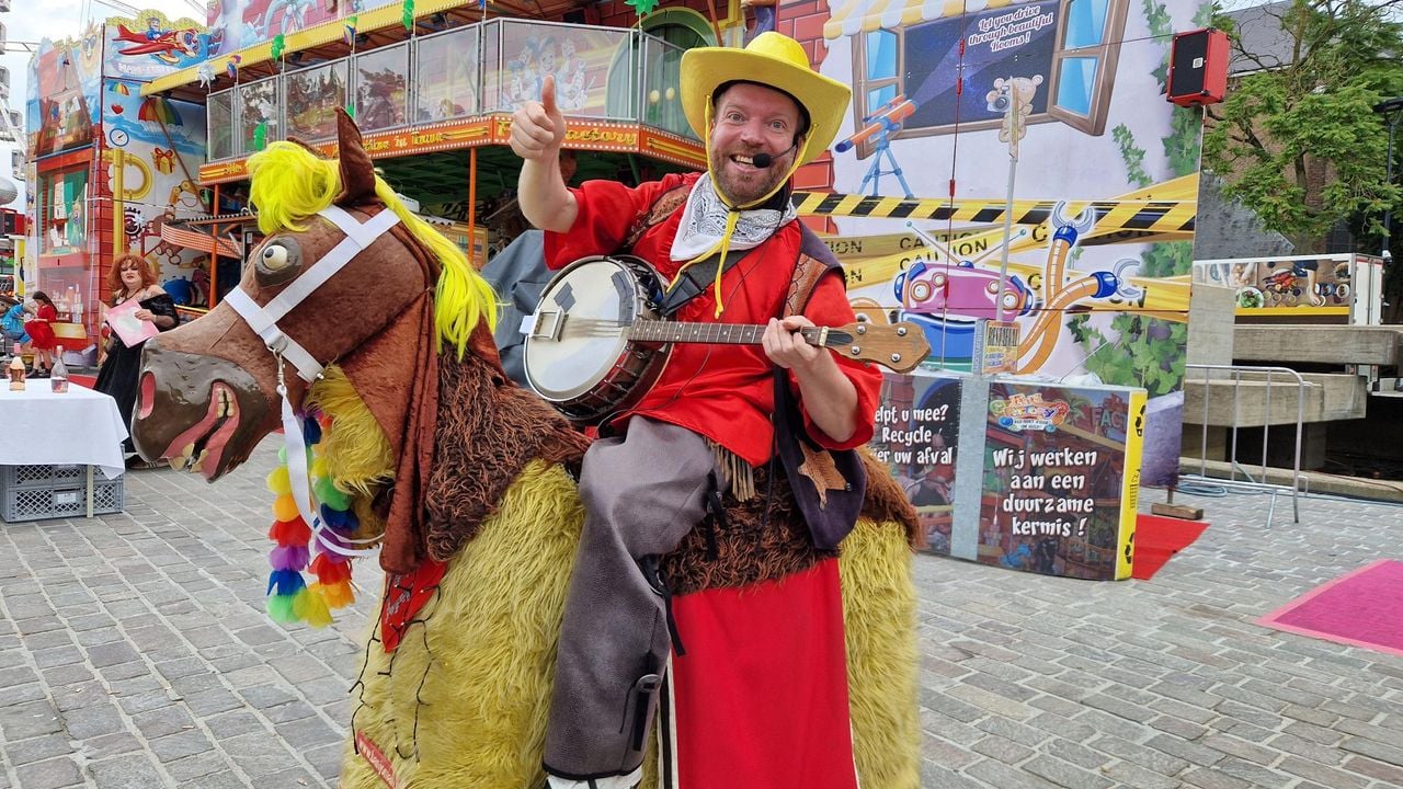 Entertainment tijdens het ontbijt (foto: Tom Berkers).