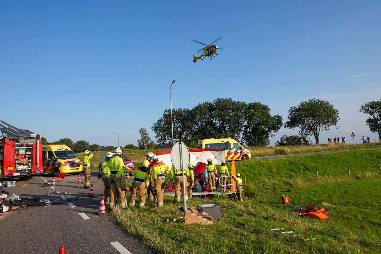 Er werd een traumahelikopter opgeroepen voor het ongeluk (foto: Gabor Heeres/SQ Vision).