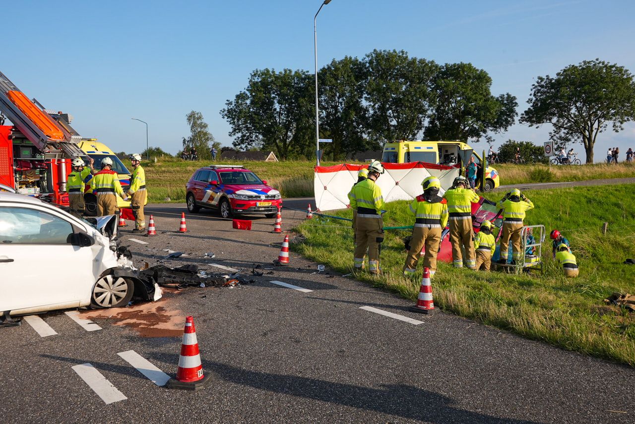 Het ongeluk gebeurde aan de Batterijstraat in Lithoijen (foto: Gabor Heeres/SQ Vision).