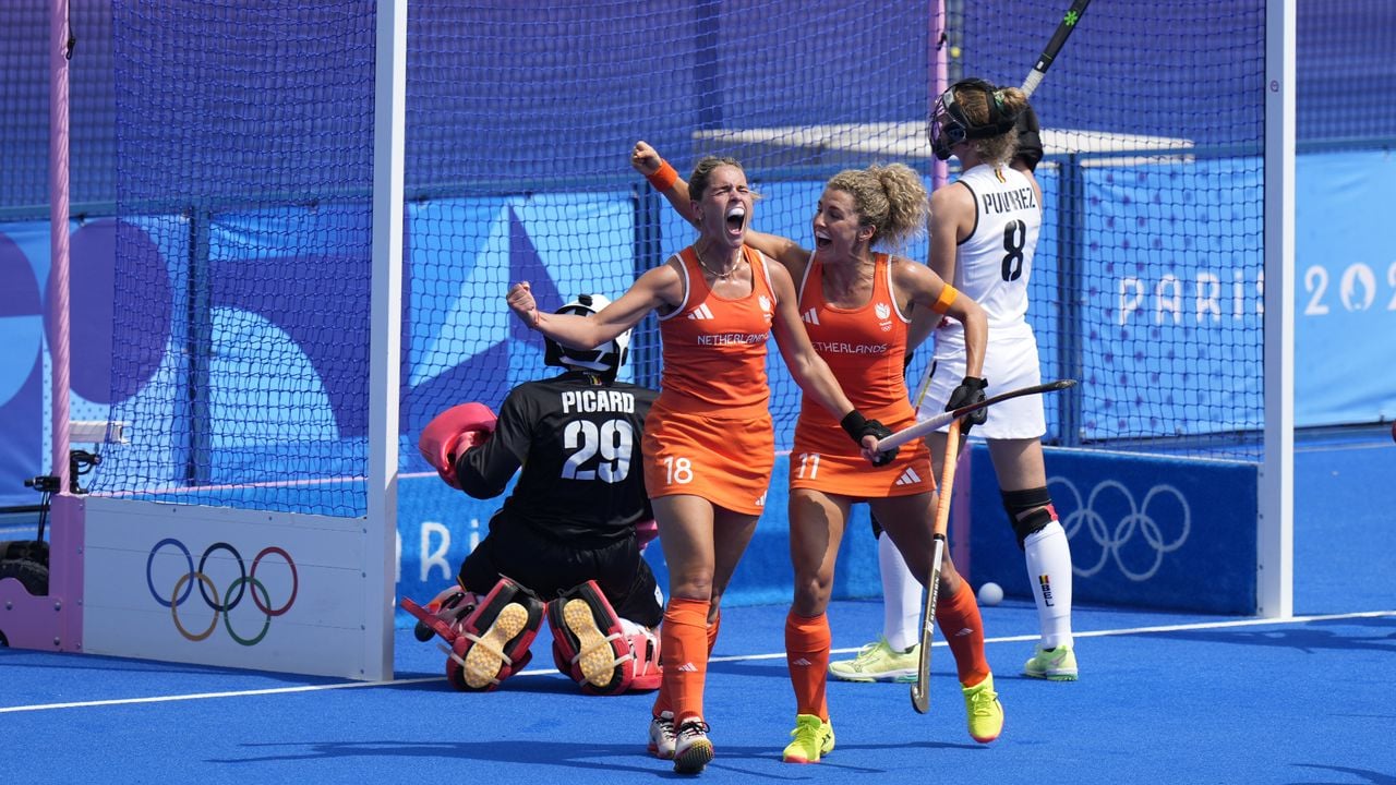 Pien Sanders viert haar treffer (foto: ANP).