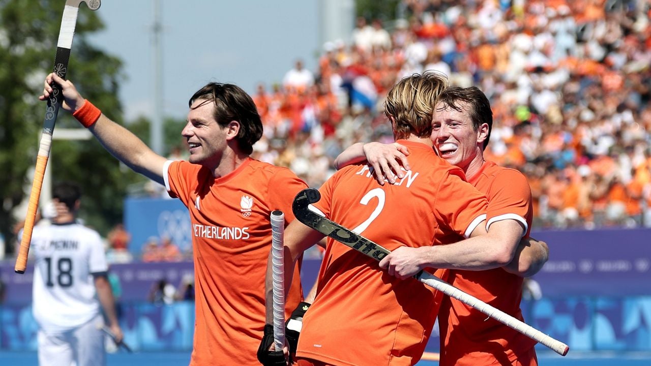 De Nederlandse hockeymannen zijn zeker van een medaille. (Foto: ANP).