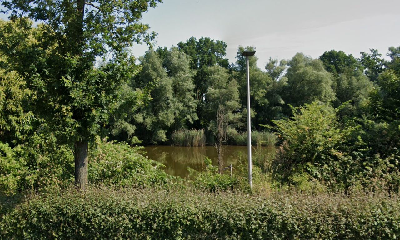 Het water bij het bedrijventerrein (foto: Google Maps).