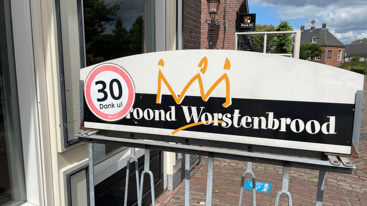 Ook actie bij de bakkerij (Foto: René van Hoof)