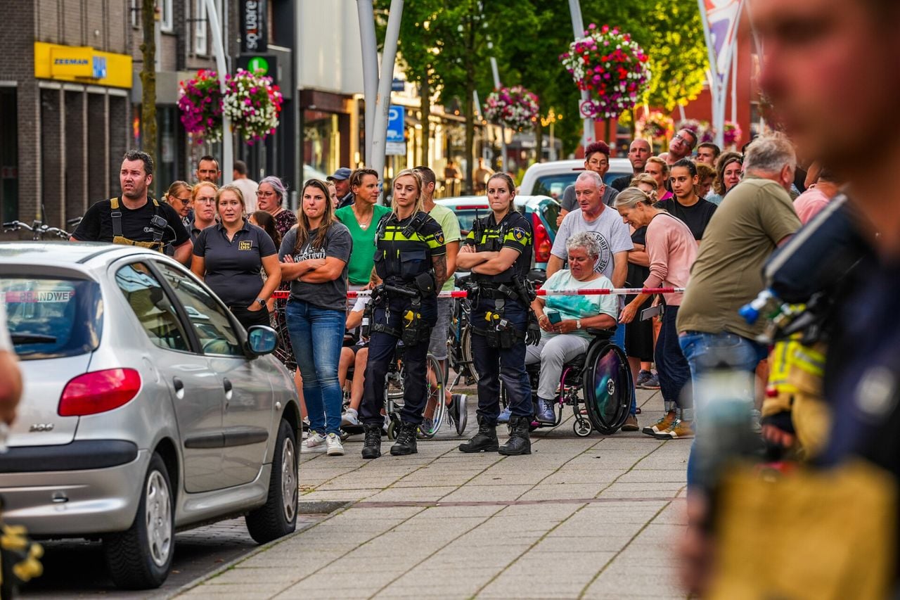 De brand trok veel bekijks (foto: SQ Vision).