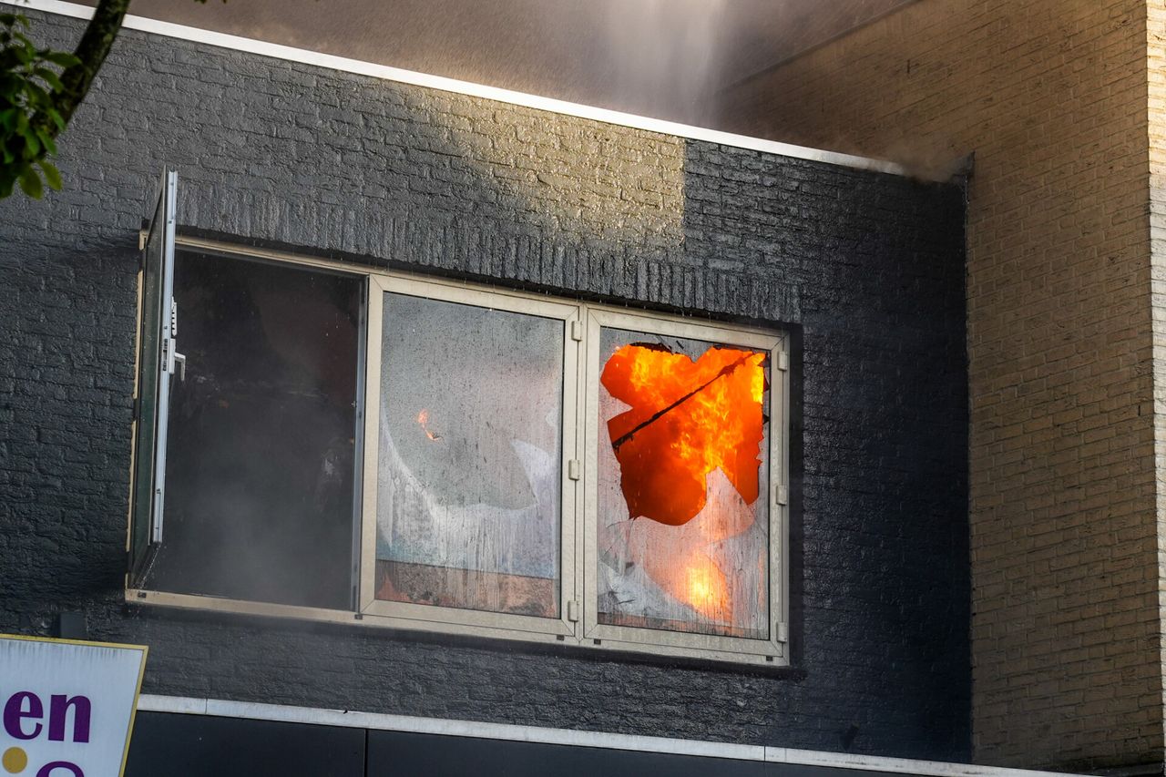 Ramen van het gebouw gingen kapot (foto: SQ Vision).