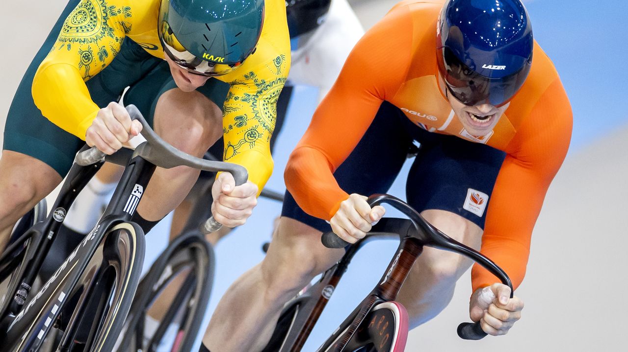 Harrie Lavreysen in actie op de keirin (foto: ANP / Koen van Weel).
