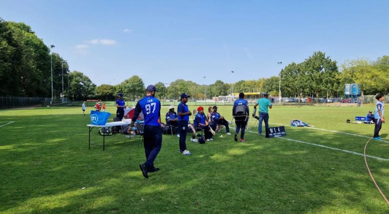 Cricketspelers in Eindhoven (foto: Studio040).