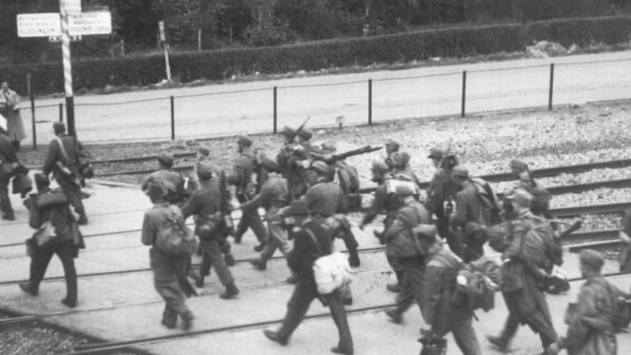 Terugtrekkende Duitsers bij Goes (foto: archief) 