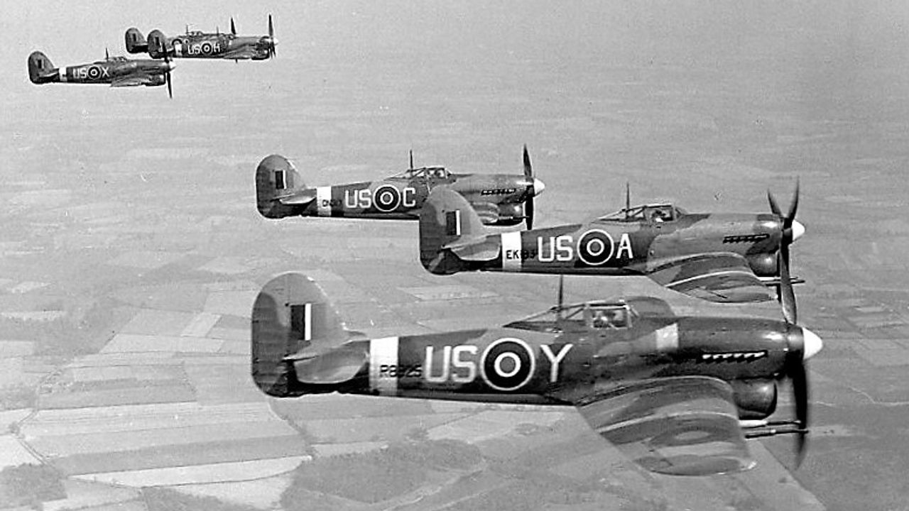 Hawker Typhoons (foto; archief)