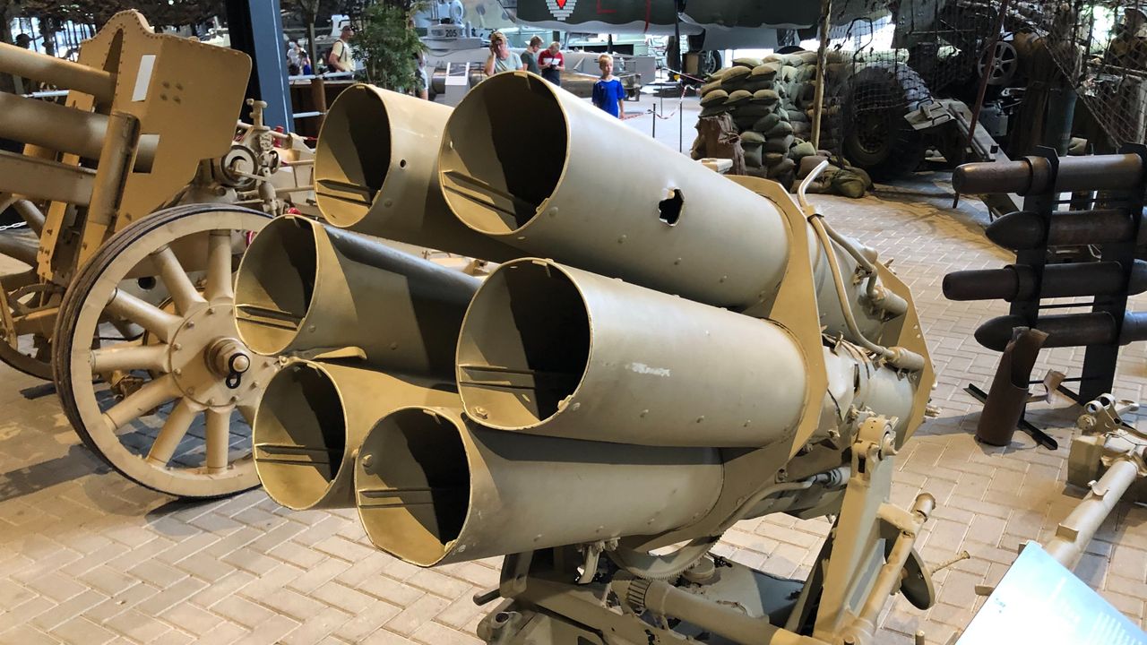 Nebelwerfer uit de streek in Oorlogsmuseum Overloon (foto: Willem-Jan Joachems)