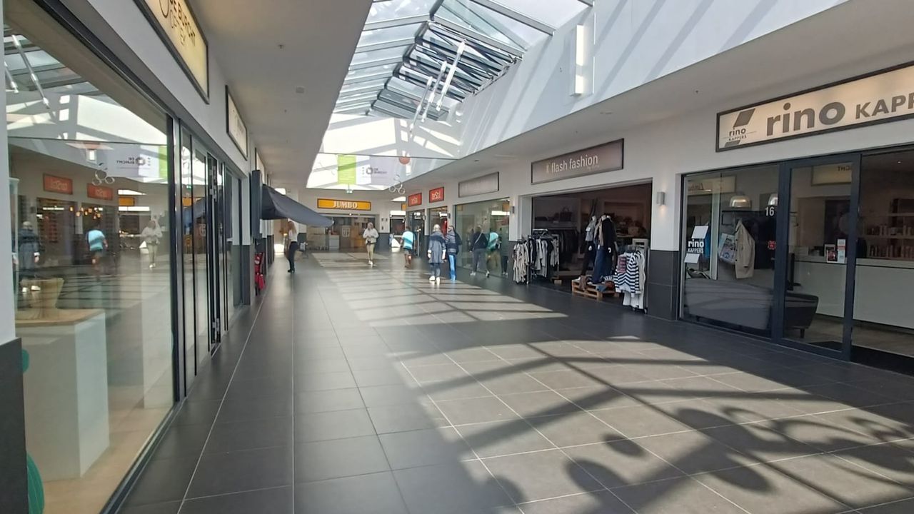 De gangen van het winkelcentrum zijn leeg (privéfoto).