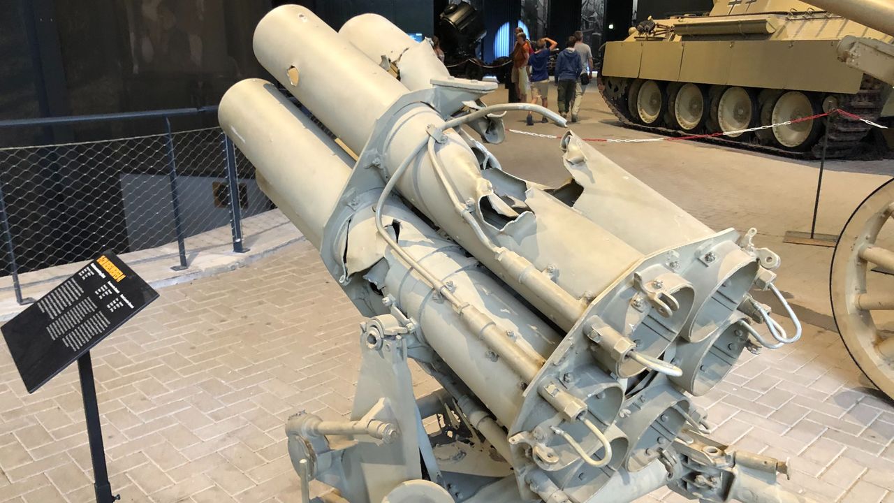 Nebelwerfer uit de strijd van Overloon in Oorlogsmuseum Overloon (foto: Willem-Jan Joachems)