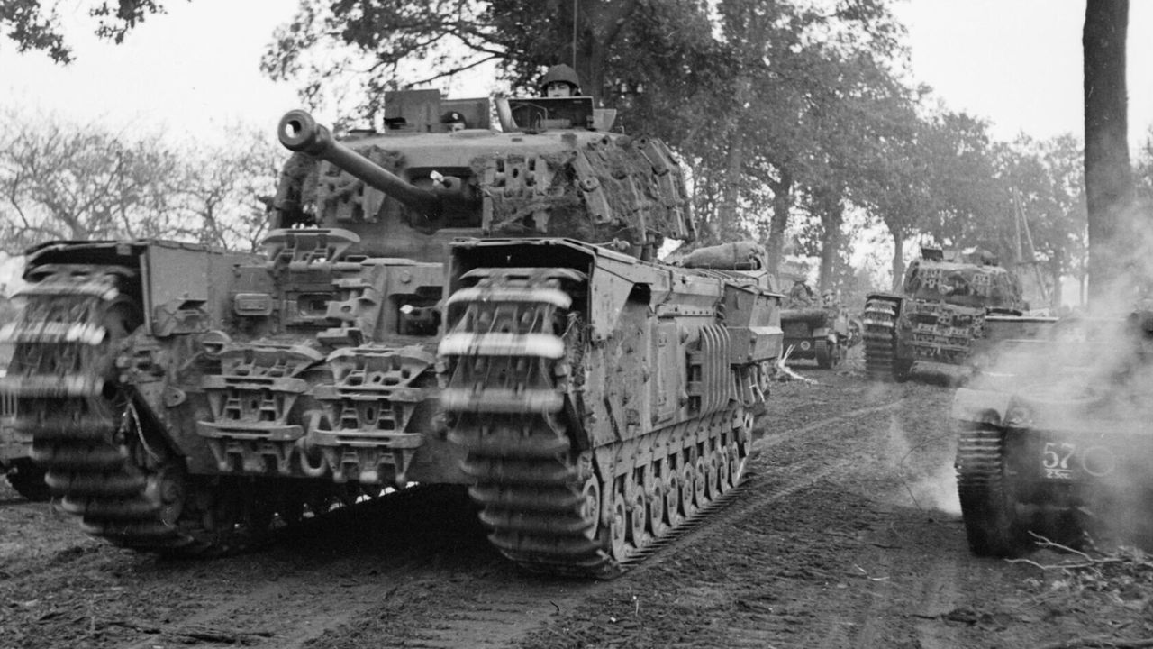 Churchill-tanks op het slagveld, noordwest-Europa najaar 1944 (foto: archief LAC)