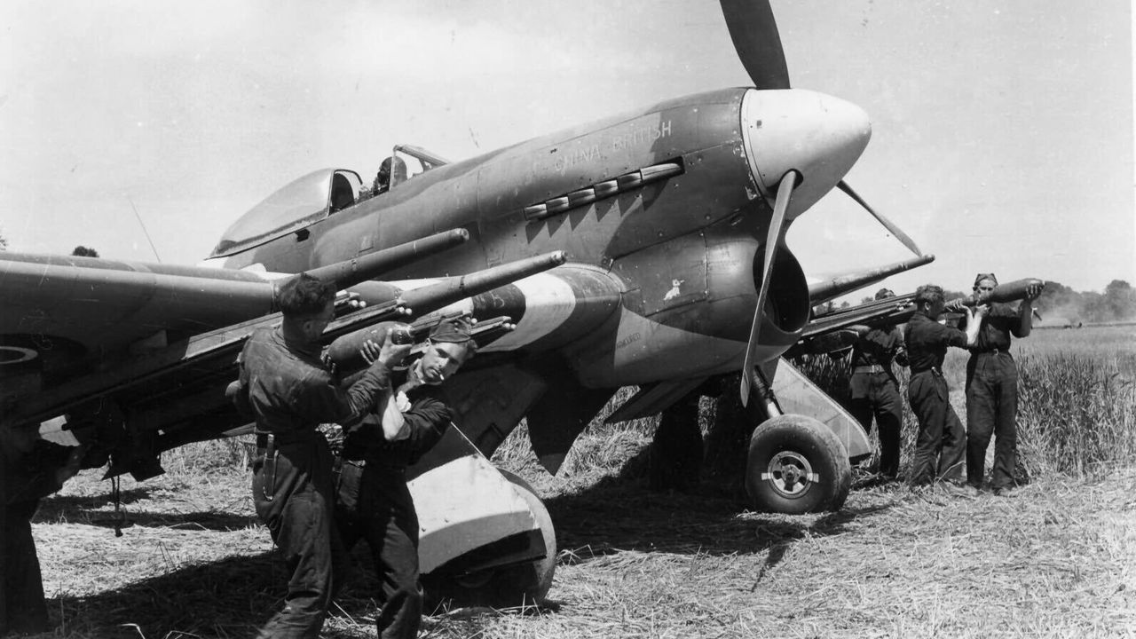 Typhoon wordt bewapend, Europa 1944 (foto: archief)
