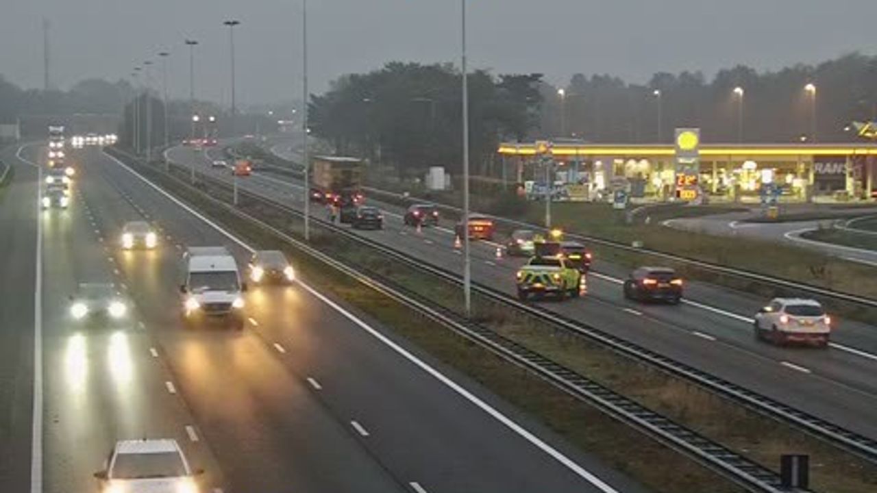 Op de A58 bij Best is een ongeluk gebeurd (foto: Rijkswaterstaat Verkeersinformatie/X).