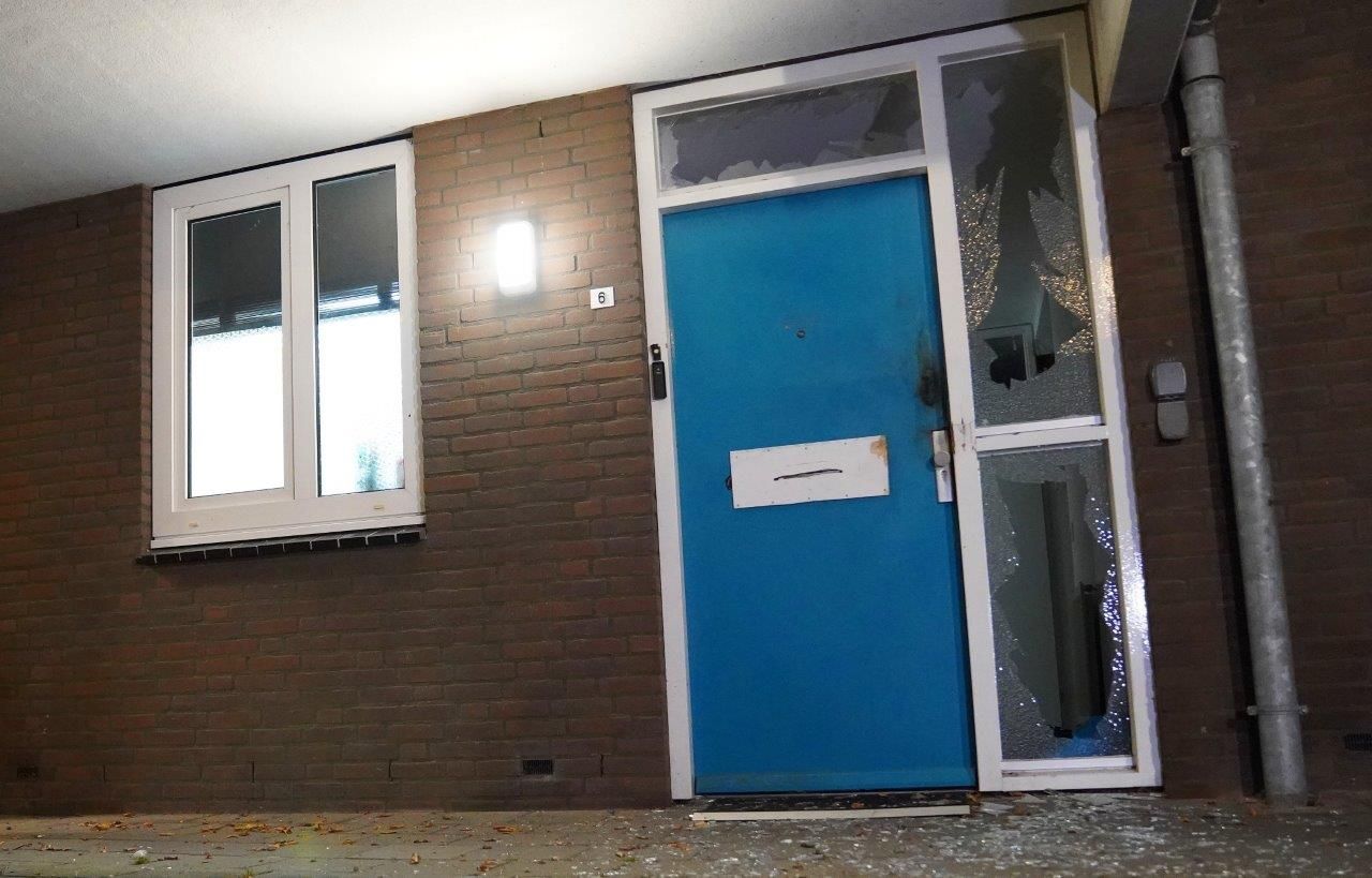 De voordeur van het huis aan de Amsterdamstraat