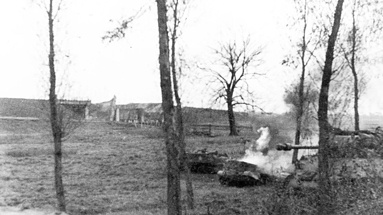 Blik vanuit de Poolse stellingen bij Nieuwe Veer, oktober/november 1944 (foto: archief)