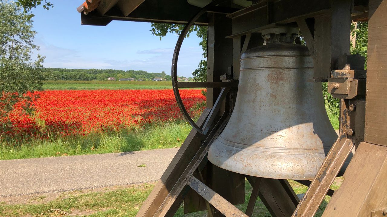 De centrale klok langs de Canadezenweg bij Welberg(foto: Willem-Jan Joachems).